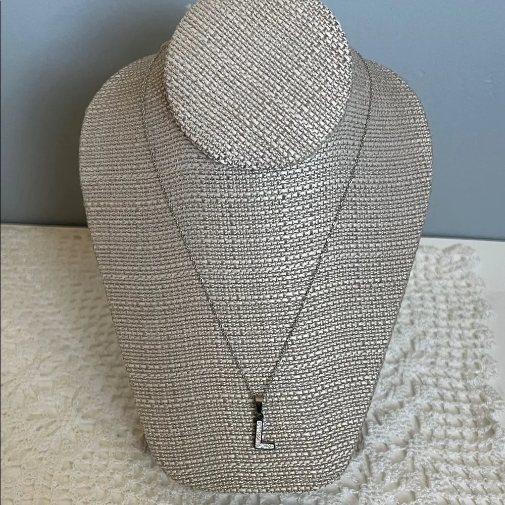 NWT Stainless Steel Elegant Silver Tone Dainty Necklace initial L Pendant